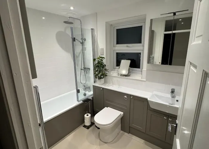 Lovely House In Clifton *